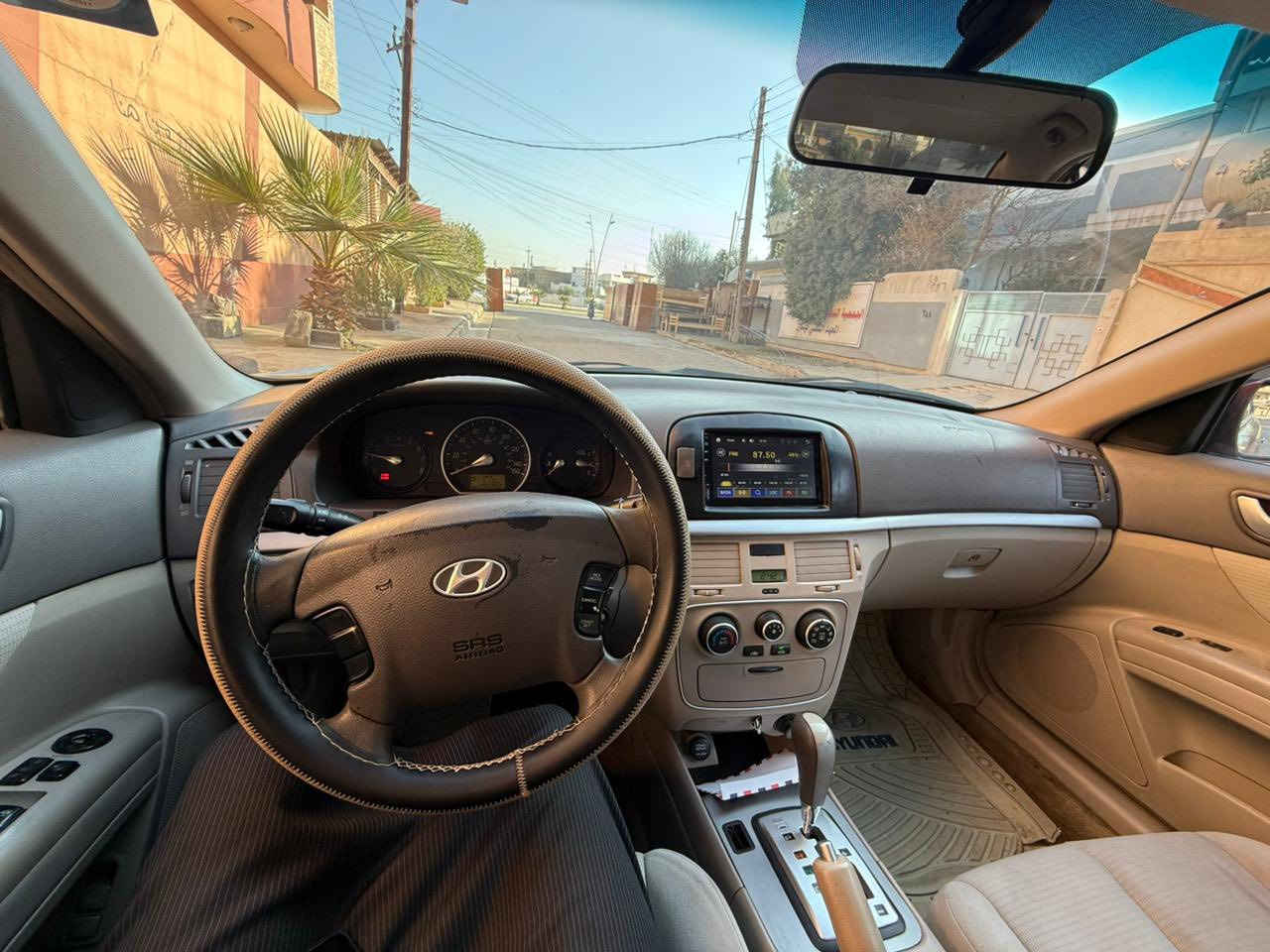 السلام عليكم ورحمة وبركاته
سوناتا موديل 2008 
محرك 2400 شرط 
كير شرط 
سيارة نظيفه
رقم 12 جديد نينوى
سنوية 2030 جديد
هزة جديد 
بيها مكانتين بارد قليل 
 حلوة و جاهزة
شرط التحويل و الغرامات 
مكاني موصل 
للا ستفسار 

***********
***********
