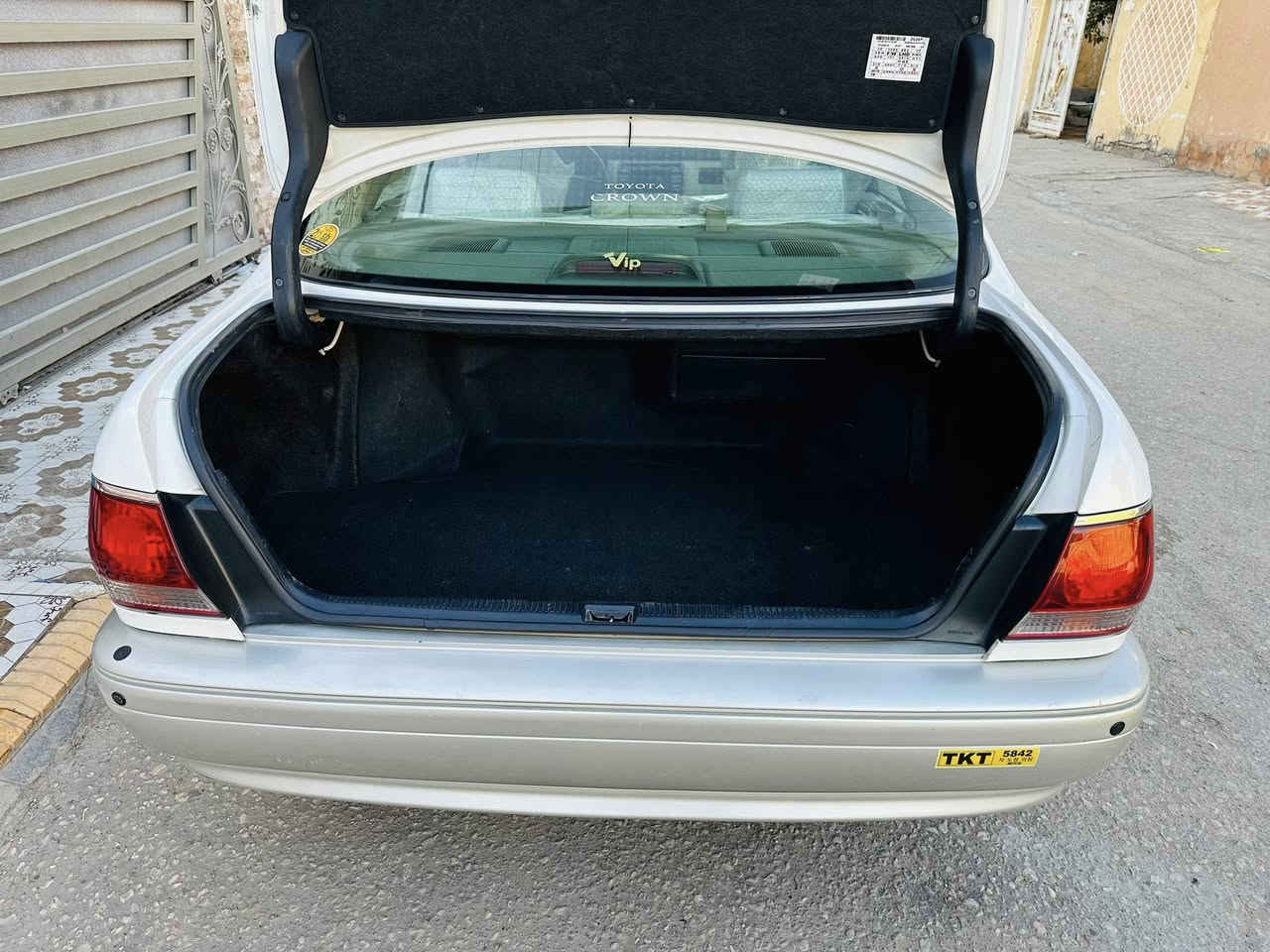 السلام عليكم 
للي يدور جديد وجاهز وكفاله
ملكه تسجيل جديد قرار 48
شاصي175محرك D4الكبير
فول مواصفات ما عده الفتحه
غرفه جلد تبريد خلفي أربع 4️⃣ دكم 
كشنات اربعه كهربائيه 
تحويره النجف فوك وجوه 
دشبول مثنى العيساوي 
بكلايت ابو عيون 👀 ماصدات كرستال
ويل نجمه تخم تاير جديد شباك ابو العلامه 
قواعد ارقام عليها ادامه كامله ما عايزه برغي 
سياره مال جناي السعر ١٦٠ اي استفسار 
 ***********
