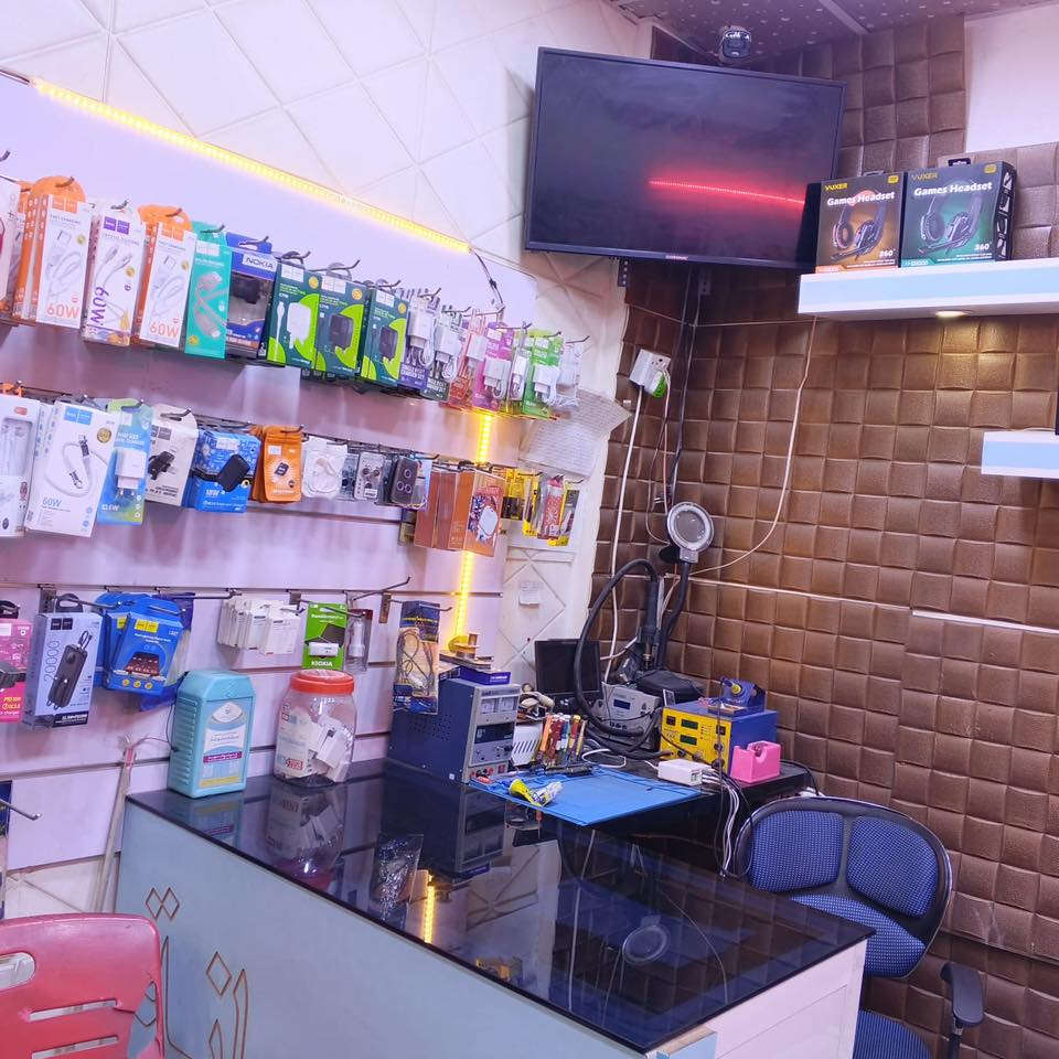 كربلاء حي الاطباء
للبيع محل موبايلات ركن
كامل من ميز درجه اوله و رفوف
ميز صيانه متكامل
حاسبه طابعه سستم كامرات
مستعجل ع بيعته بسبب ضروف
***********
