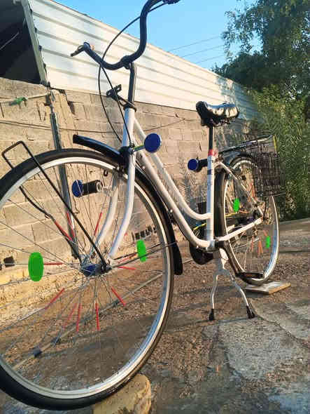 السلام عليكم بايسكل للبيع حجم 27فول نظافه كامل سعر 120 وبيه مجال  عنوانه حله خارج منطقه البونافع رقم 
***********
