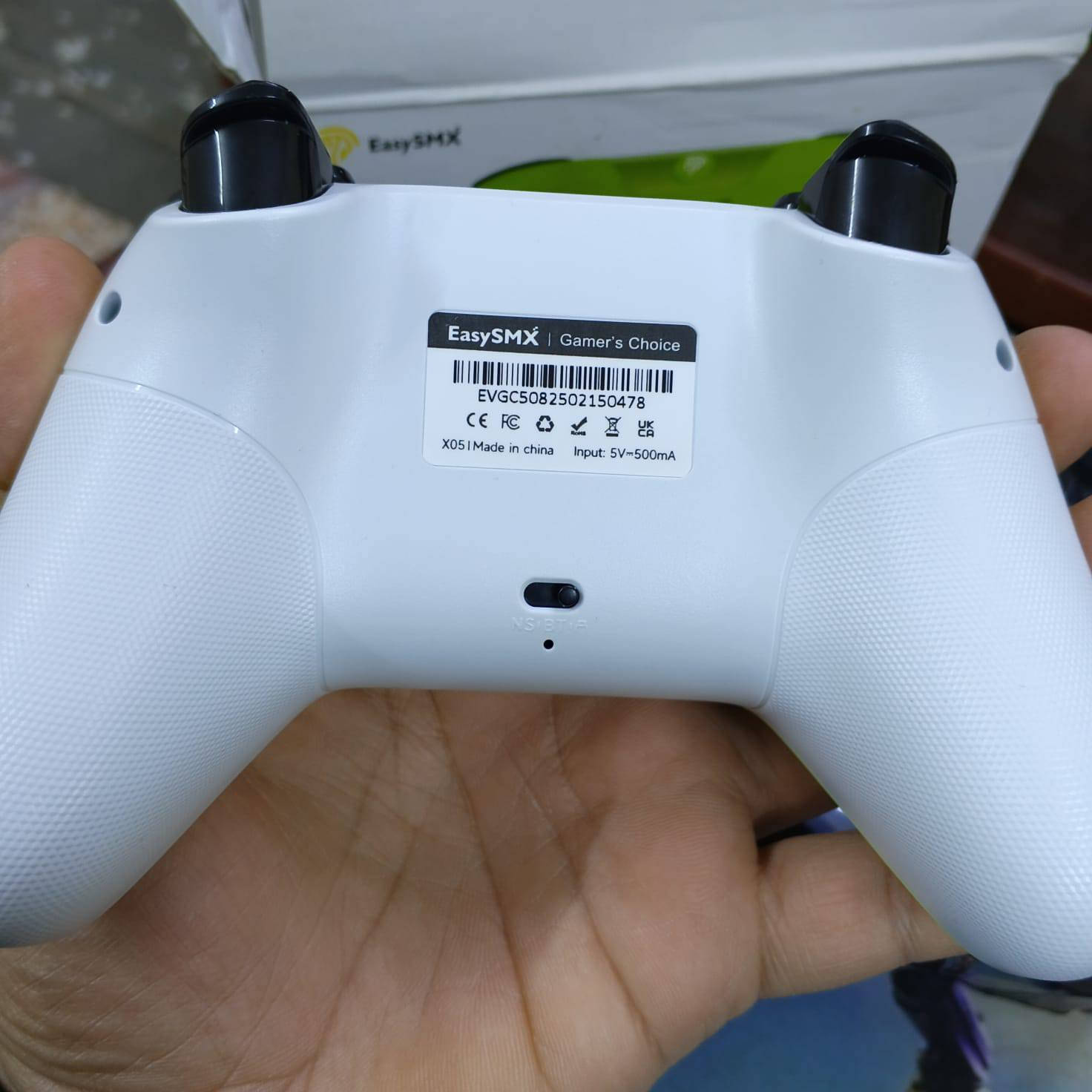 السلام عليكم للبيع يده جيم سير ويد من شEasy SMX يدات اصليات غير مستعملات يشتغلن على الكمبيوتر والنينتندو والموبايل يده الجيم سعر 25,000 واليد الثانيه 20,000 واذا اثنيناتهن بيهن مجال عنوان مدينه الصدر قطاع صفر رقم الهاتف***********
