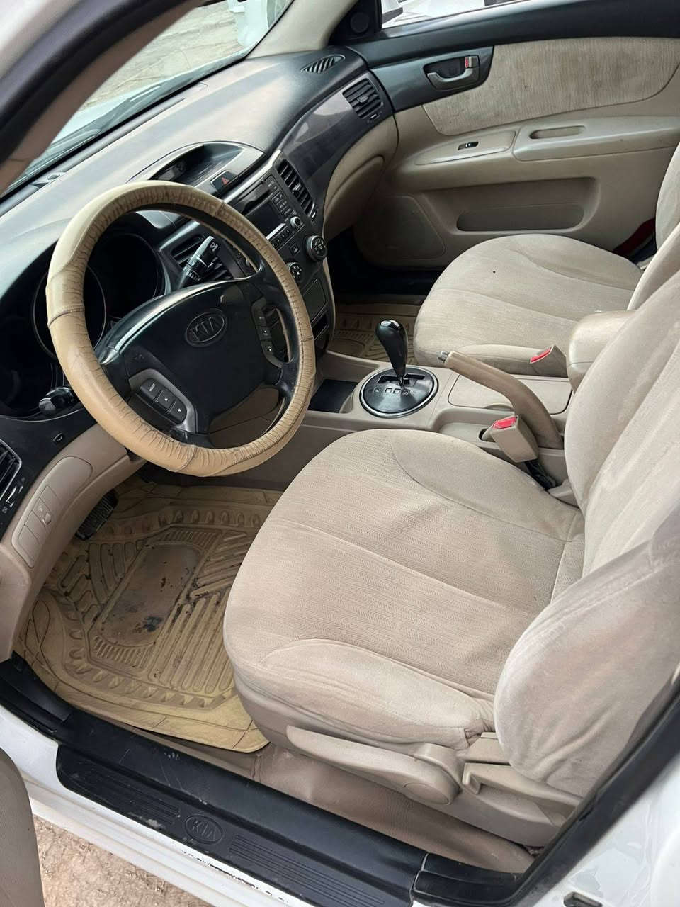 بسم الله الرحمن الرحيم
السلام عليكم
#للبيع
اوبتيما 2009
سياره خير من الله مال جناي، سياره بيه فقط بارد
محرك خير من الله سياره تايرات جديده فتحه ب قماره
#السعر 120 وبيه مجال

#للتفاصيل أكثر الاتصال على الرقم
***********
او المراسله ع خاص
