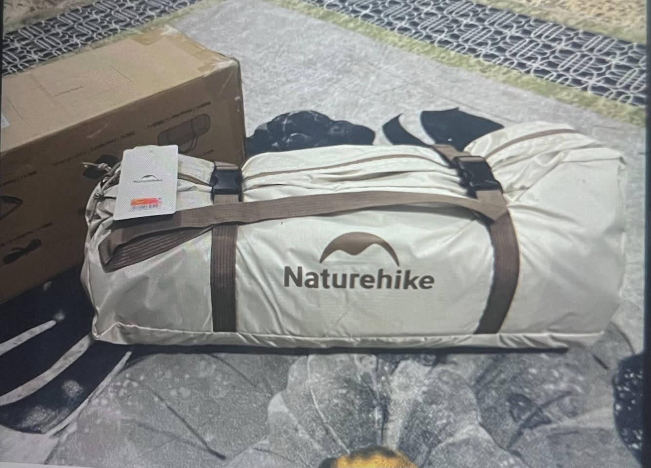 خيمه من شركة نايجر هايك تتسع نفرين 
يوجد توصيل


**إذا كنت صاحب هذا الإعلان وتريد حذفه لأي سبب، رجاءا أرسل رسالة إلى الدعم الفني**