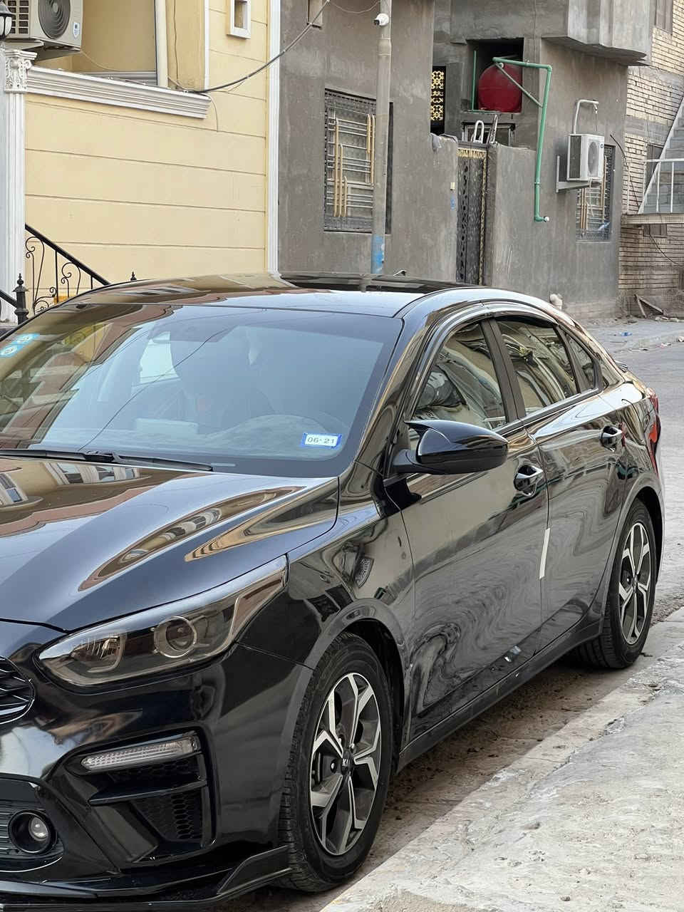 فورتي 19 كفاله عامه محرك كير بيها فقط بارد كد شبر الباقي كله مكفول 
عليها راداد امامي وخلفي منظومه زنون شادلها عالي ناصي كشنات جلد محرك كله دهن لوكومولي الاصلي  لحيه امامي جناح سبايدر مطريات  كلشي جاهزه 
رقم بصره خصوصي بأسمي تحويل مباشر 
سياره نضيفه كلش ومعتني بيها هواي 
135 مجال كلش قليل واتساب فقط ***********
