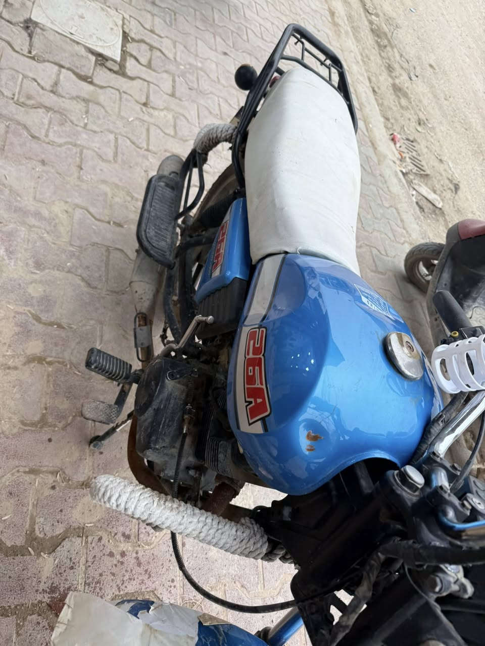 السلام عليكم دراجه دايون لبيع مديل 2020 أوراق اصولي الدراجه ضيفه مابيه اي نقص ليحب يتواصل اتصال عله هاذه الرقم ***********  الموقع كربلاء اطويريج الجمعيه السعر 1300 وبيه مجال
