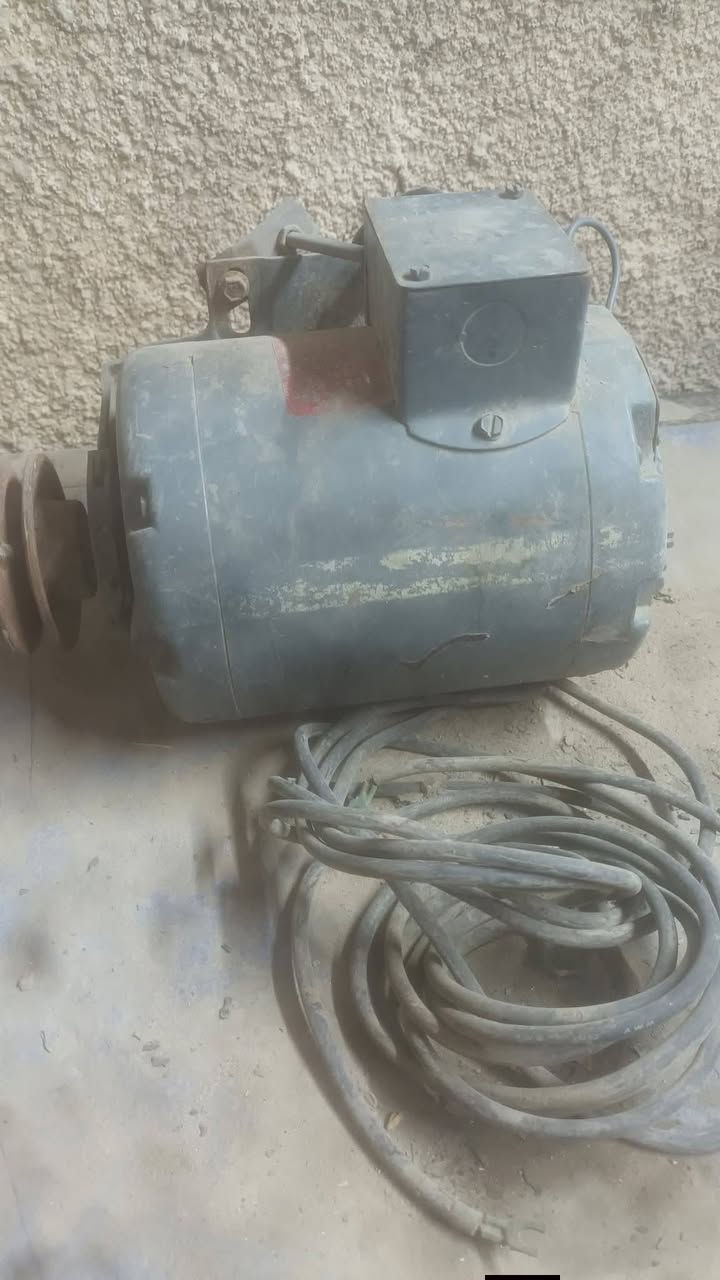 واحد حصان ١٥٠٠ دوره ثيز فيز صنع امريكي ممستخدم العدد٢٠


**إذا كنت صاحب هذا الإعلان وتريد حذفه لأي سبب، رجاءا أرسل رسالة إلى الدعم الفني**