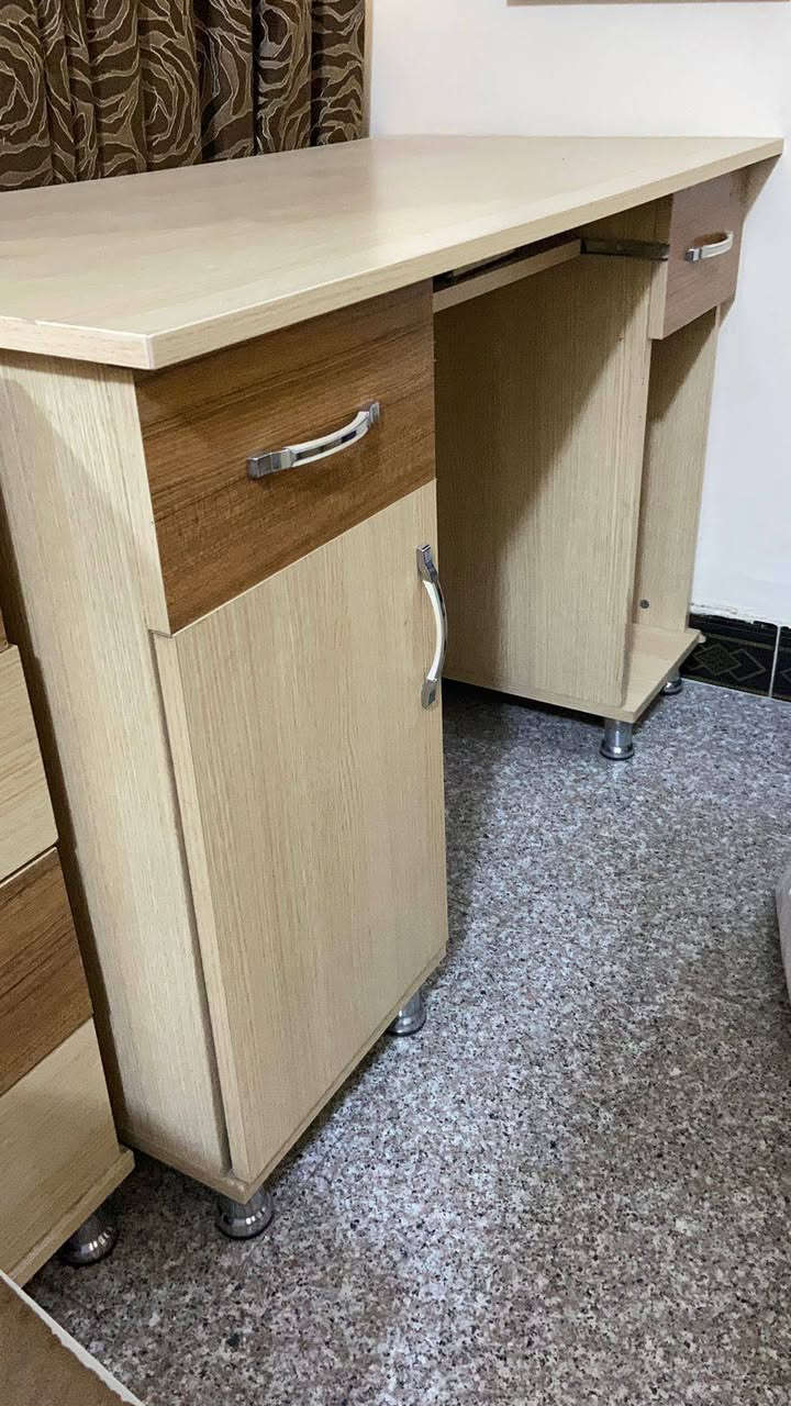 اغراض للبيع اتصال واتساب *********** 
مكان كرادة
