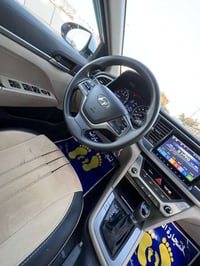 عندي سياره النترا موديل 2018 وارد أمريكي ( كلين) محرك 2000 لون ابيض  م...