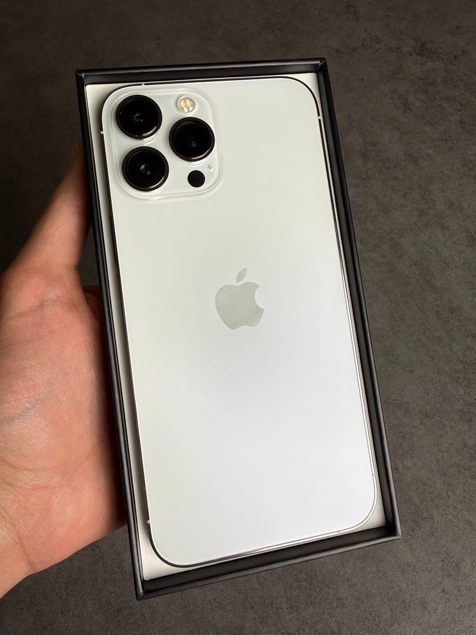 السلام عليكم
📱ايفون 13 برو ماكس
🤍 لون ابيض 
💾 ذاكرة 1 تيرا
🔋 نسبه البطارية 87
عربي ماستر
📞 تك سيم كارت
نضافه 100‎%‎
بغداد البيجيه 
*********** اتصال
