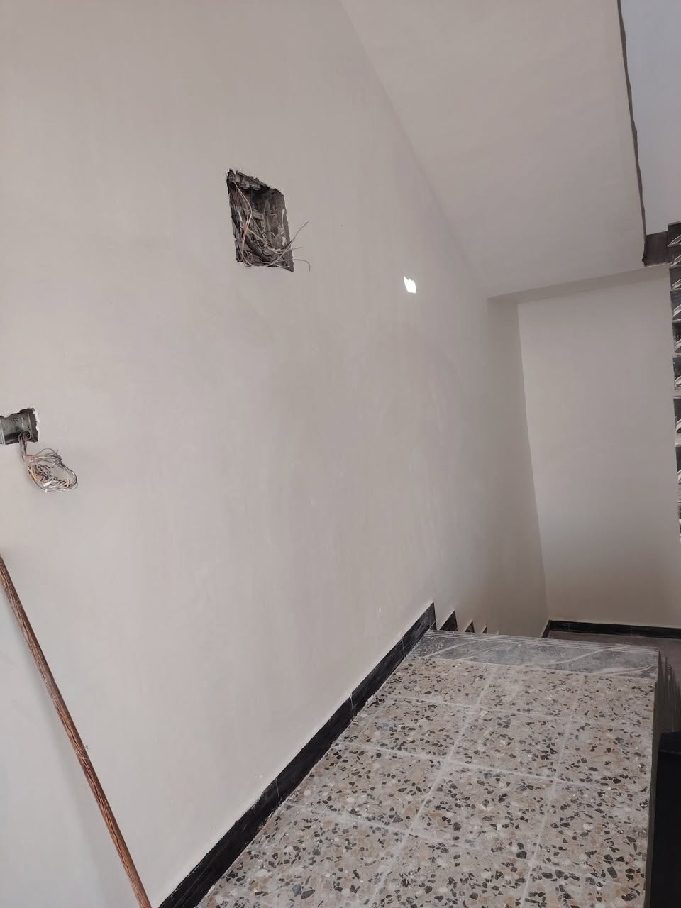 كادر سيراميك جدران ارضي بايات درج لباخ خشنه وناعمه وبورك خاص مفتوح @إشارة
