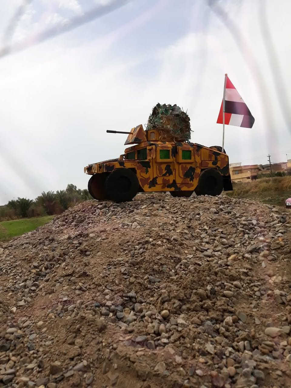 سلام عليكم
اني صاحب هواية اصنع مجسمات عسكرية مصغرة من كارتون اللي يريد يدلل هذا رقمي وبي واتساب ***********
