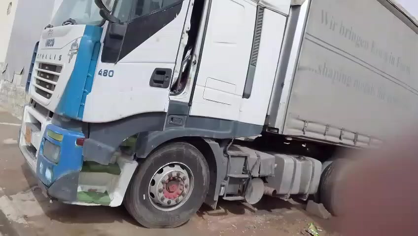 السلام عليكم
تريله افيكو للبيع موديل 2004 رقم السليمانيه
سنوية ساقطة بسنة ال 2023 سيارة باسمي
السعر 140 وبيها مجال 
للأستفسار ***********
