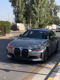 35 BMW i4 Edriv. 2024  كهرباء بالكامل  .  المواصفات :  بطارية 84 كيلو ...
