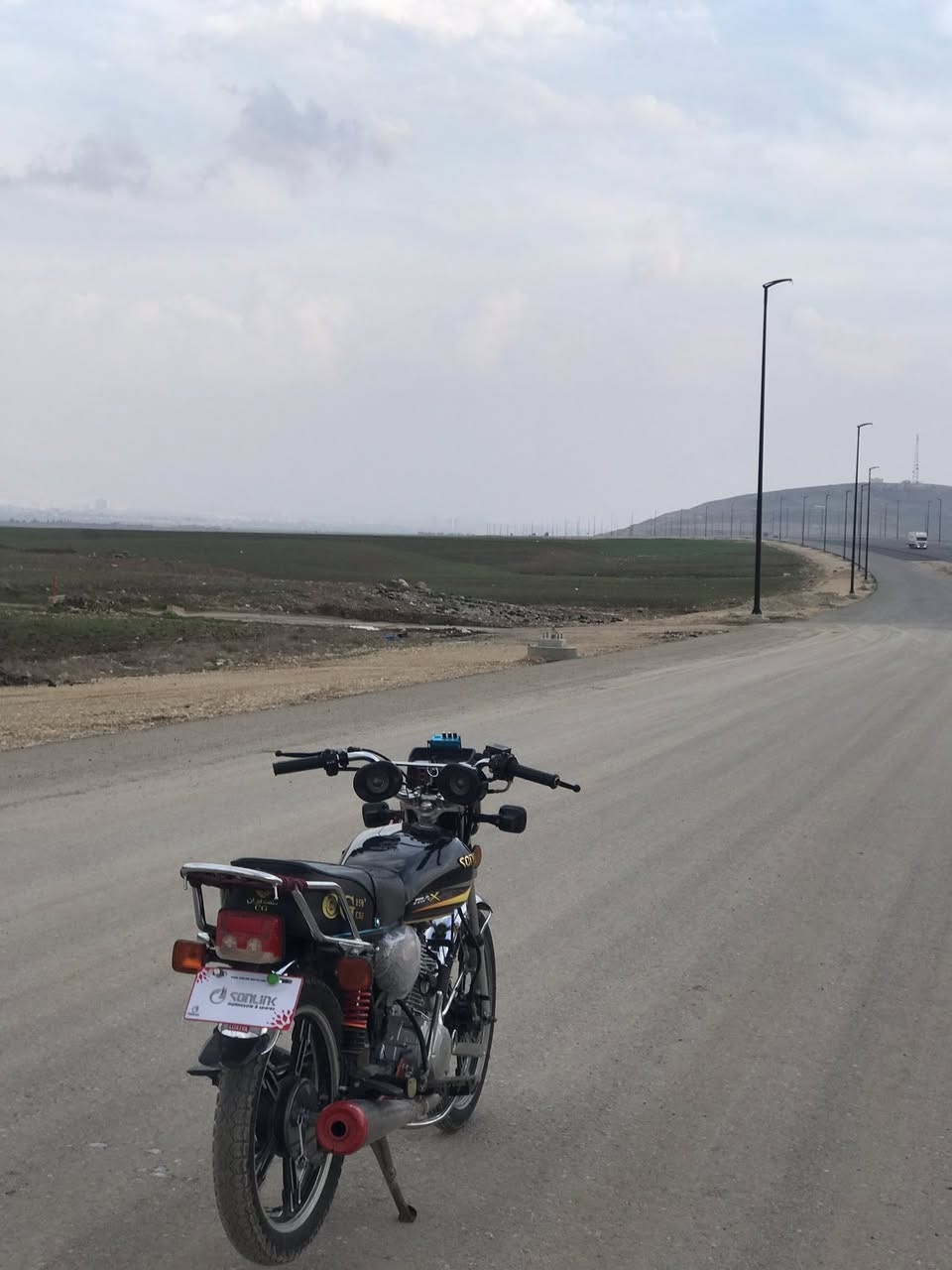 السلام عليكم دراجه سولينك موديل 2024
للبيع ،محرك 200cc كهربائيات كامله شغاله الدراجه 5 گير وما بيها اي نقوصات والمحرك مكفول كفاله عامه ابد ما مفتوح وبيها منفيس ،معدل وشلعه فول ما شاء الله بريكات كامله ديسك امامي وبنز خلفي ،السعر 560 الف وبيها مجال بسيط خاطر الجيه الرقم *********** لا تتصل اذا مو شراي .
