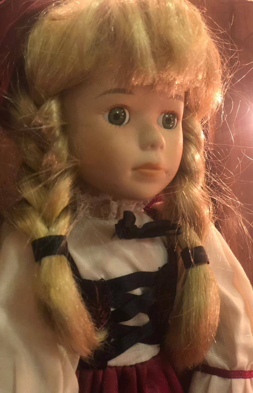 دمى بهذه التفاصيل الجميلة 🤩
👌 دمى قديمة من الفخار
 مثالية للعرض أو كقطعة ديكور 
 مناسبة للجمع أو كهدية قيمة
(ايد وجه وقدم من الفخار
وباقي الجسم قماش ) 
ارتفاع ٤٠سم  
سعر ٣٠ الف 
متوفر توصيل


**إذا كنت صاحب هذا الإعلان وتريد حذفه لأي سبب، رجاءا أرسل رسالة إلى الدعم الفني**