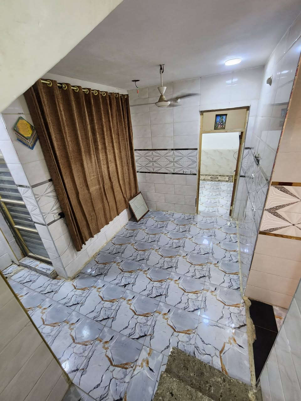 سلام عليكم مساحه 110متر للبيع طابق ونص زراعي شاكر العاني الحريه قرب شارع 15 كافه الخدمات والاستفسار التواصل على الرقم ***********
