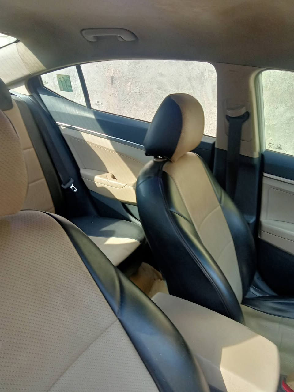 للبيع الانترا موديل 19 سياره جاهزه عنوان بغداد البياع سعر 130 رقم ***********
