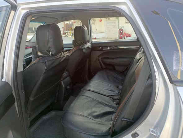 السلام عليكم  سورنتو للبيع  2012 فول مواصفات عدا  الفتحه  تبريد تدفئة   كشنات جلد   مكينه وكير خير من الله متوم طبق الأصل  شمالي انگليزي كص جنطه شغل درجه أولى  ما تذب عليه  ١٠٠٠ دينار  جاهزه من كلشي جاهزه للشارع  بالواقع احلا من الصور  السعر 68 وبيه مجال حك الجيه استفسار ***********
