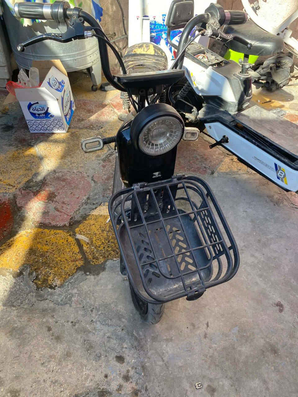 دراجتين شحن للبيع شخارات السعر اثنينهن 180وبيهه مجال مكاني بغداد الشعله حي الجوادين رقم ***********
