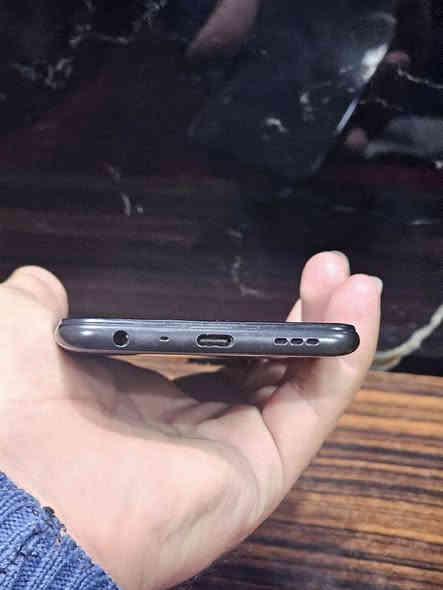 السلام عليكم
ريلمي 9i للبيع السعر 120 وبي مجال 

ذاكرة ١٢٨ 

نظيف جدا مع الكارتون فقط 

العنوان الموصل حي فلسطين 

***********

***********
