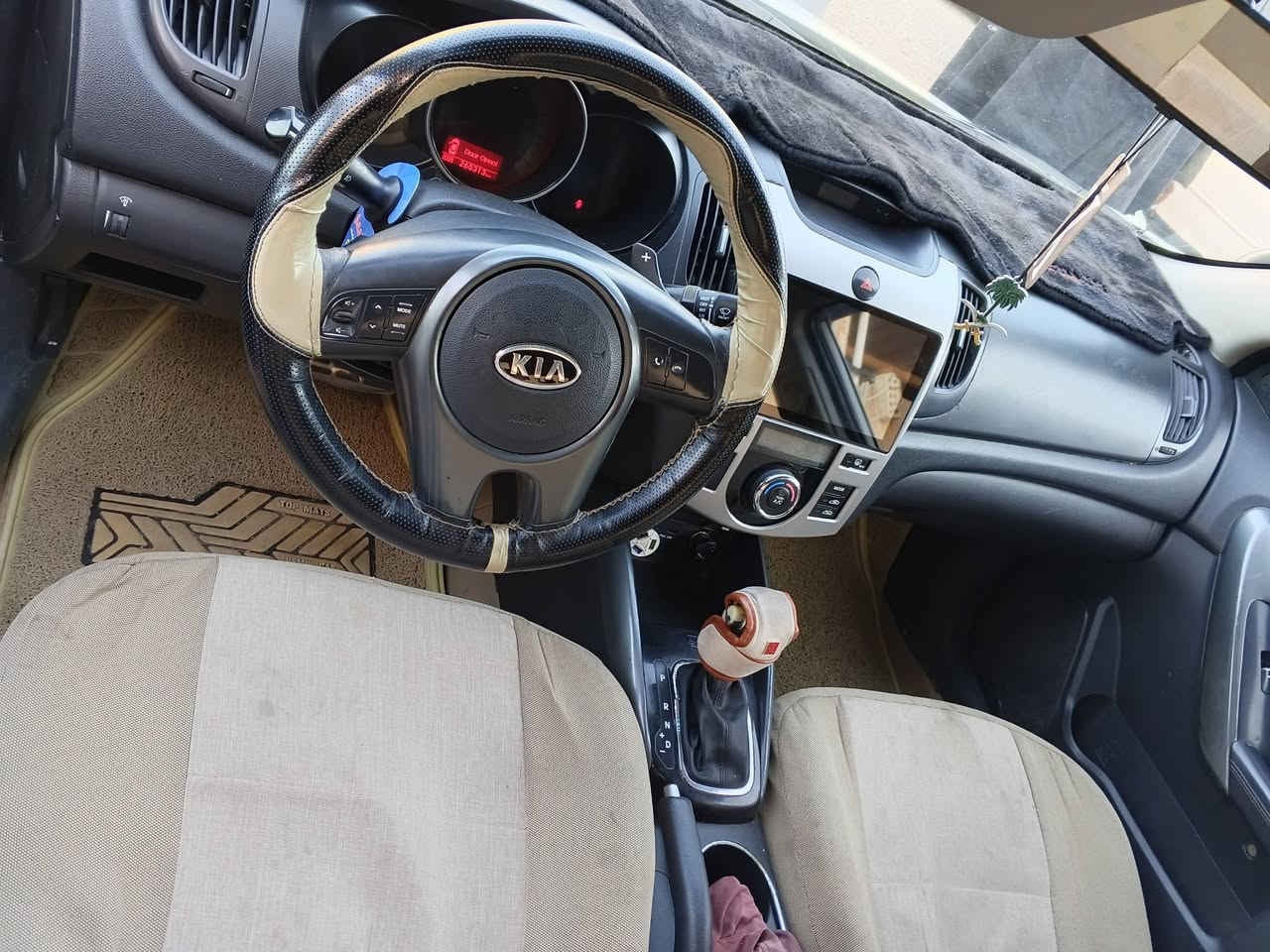 سيارتو موديل 12 خليجي فول موصفات 1/1 سياره جاهزه مابيها نقص سعر 95 او مراوس حسب القناعه 
رقم الهاتف ‏‪***********‬‏
