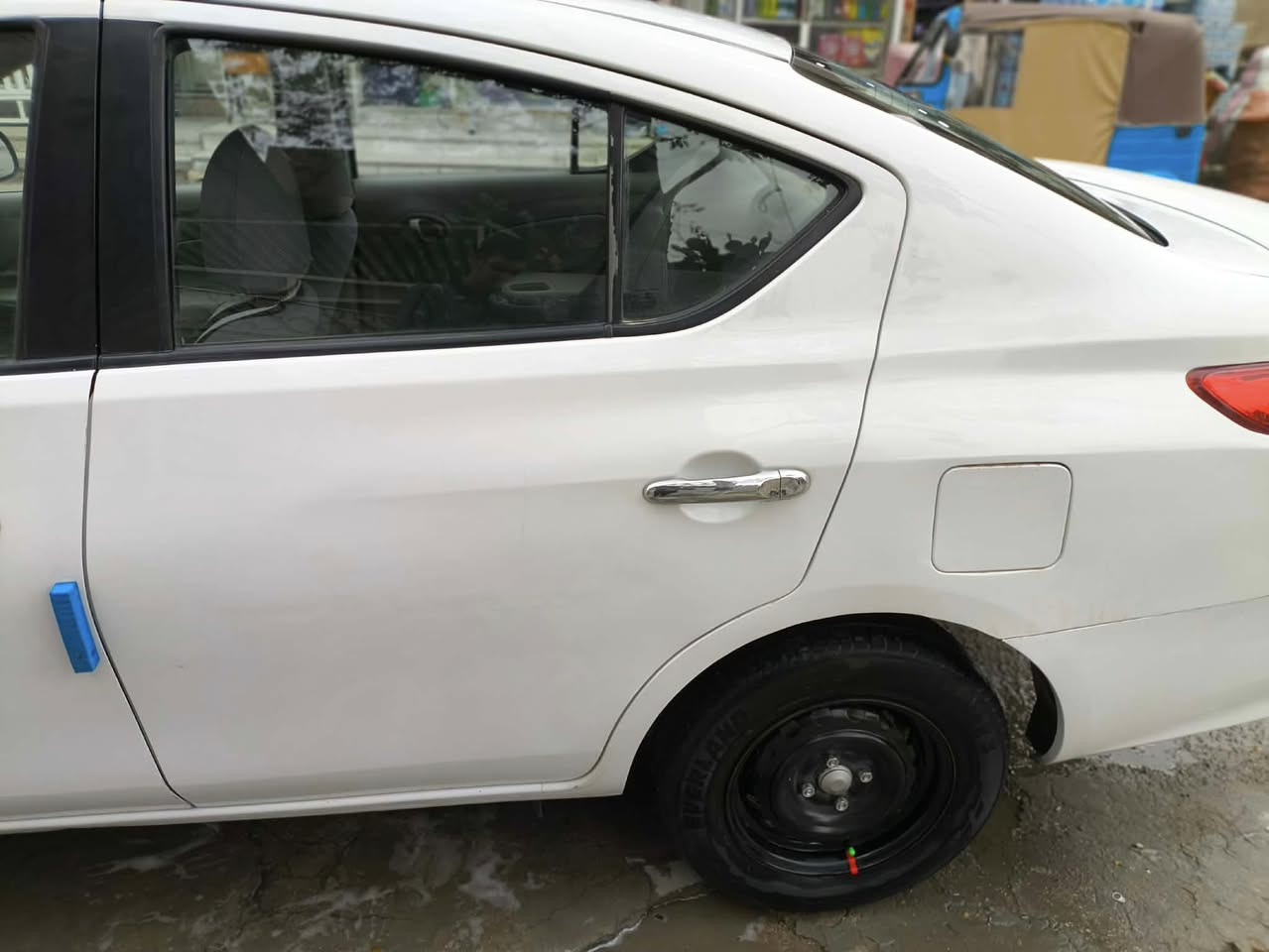 سلام عليكم سني هندي موديل ١٨ماشيه ٩٦ سياره جديده تخم تاير باتري جديد بسمي كير محرك مكفول مكان بغداد الجديدة رقم ***********
