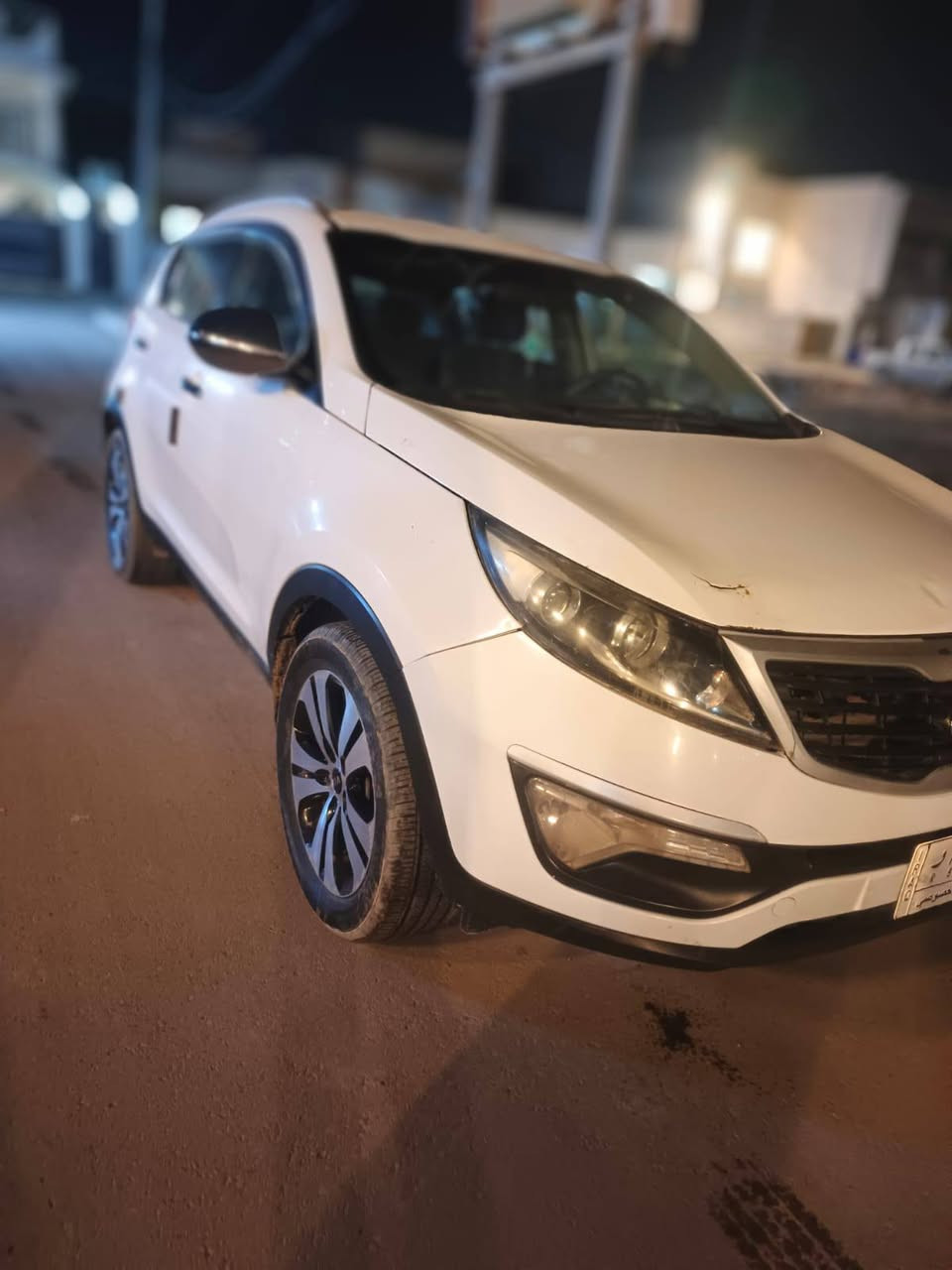 السلام عليكم عندي كيا سبورتج موديل ١٣ خليجي السيارة بيهه صبغ باب وبارد اكثر من مكان والسيارة جاهزة من كلشي رقم بغداد بسمي مكانها ديوانية السعر ١٢٠ وبيهه مجال بسيط جدا هاتف ***********بي واتساب
