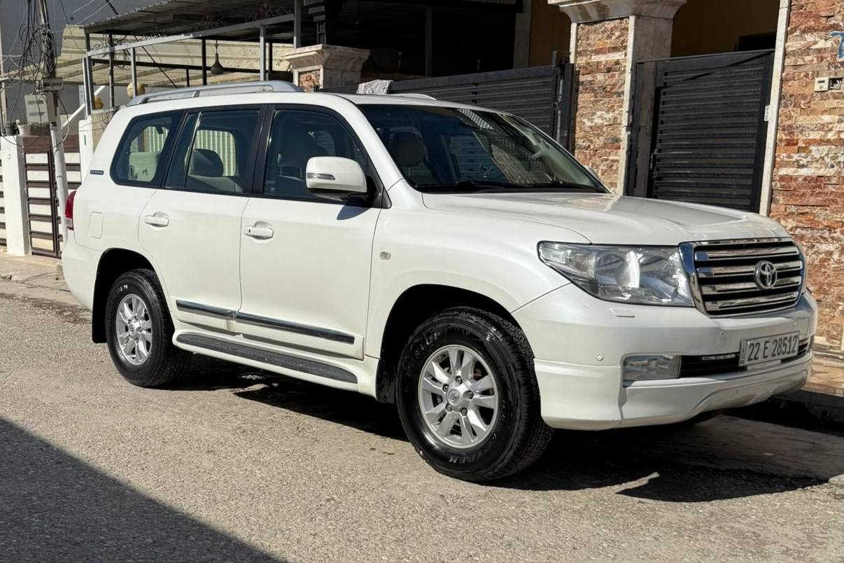 تۆیۆتا لاندکروز 2011 GXR   
فول مواسەفات 
سەیارەکە بێ بۆیاخ 
 مەکینەی نەکراوەتەوە بەشەرت 
سەنەوی تازەیە بەناوی خۆمەوەیە 
هیچ مەسرەفێکی تێدانیە 
زۆر پاک و خاوێن 

سعر : لە کۆمێنت داوای بکە ڕاستەوخۆ بۆت دێت 🤖 

161 هەزار ڕۆشتووە 
بەجوانی و پاکی ماوەتەوە 

ژمارەی خاوەنەکەی 
***********
***********
وەتسئاپ
