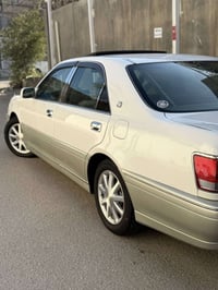 جميعاً  سياره كراون ملكه للبيع  كفاله عامه كص وظربه جديده كلش   اربع ك...