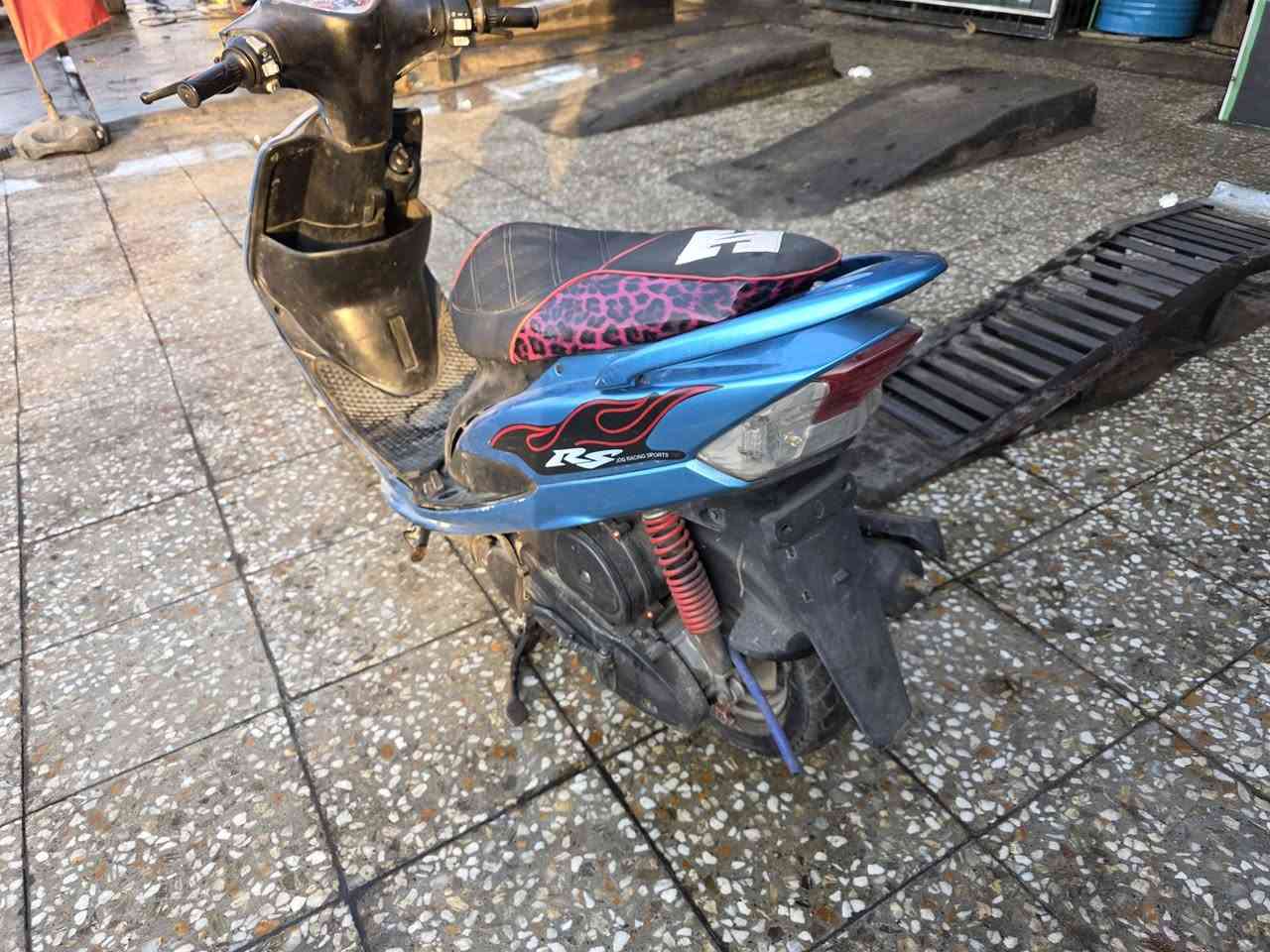 سلام عليكم ماكس عدله للبيع سعر 400 مكانك بغداد خاص ماكو للاستفسار هذا رقم ***********
