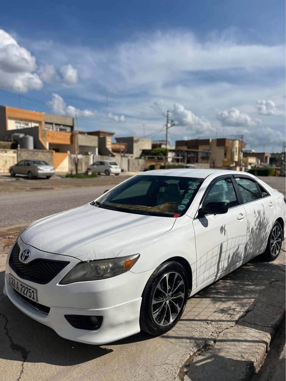 Toyota Camry 2008
گيرومه كينه و ته بريد به شه رت  
ره قه م باريكه 9وه ره قه غرامه ى له سه ره 
دواى مه عمه له بوت ده گه رينمه وه 
جوارتايه و ويلى لوكى له ژيره 
نيو ده رگاى بوياخه بى ليدان 
پشت و پيشى به شه رت 
يه ك دينار مه سروفى نيه 
*********** أربيل, العراق
