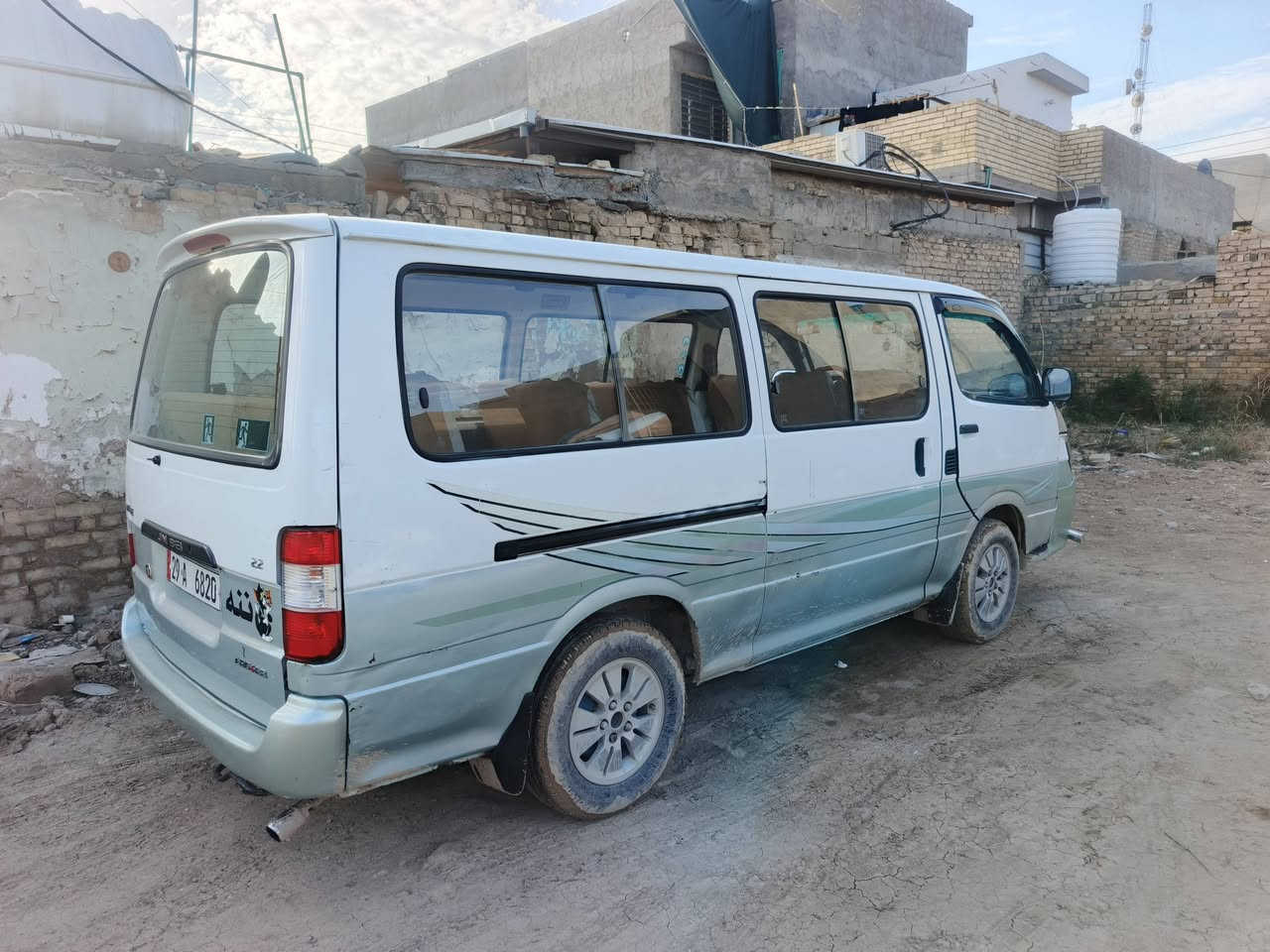 السلام عليكم جنبي 2010
رقم واسط سنوية ال 2028 
مصفرة هيئة وغرامات 
 صدر 85 /100
تخم تاير جديد 
دوشمه ارضيه خشب جديدة اصفاح جدد 
باتري جديد. 
كهربائيات شغاله سستم سماعات كامل ودمام 
 عنوان بغداد ناحية الوحده قرب مجمع بسمايا 
***********
