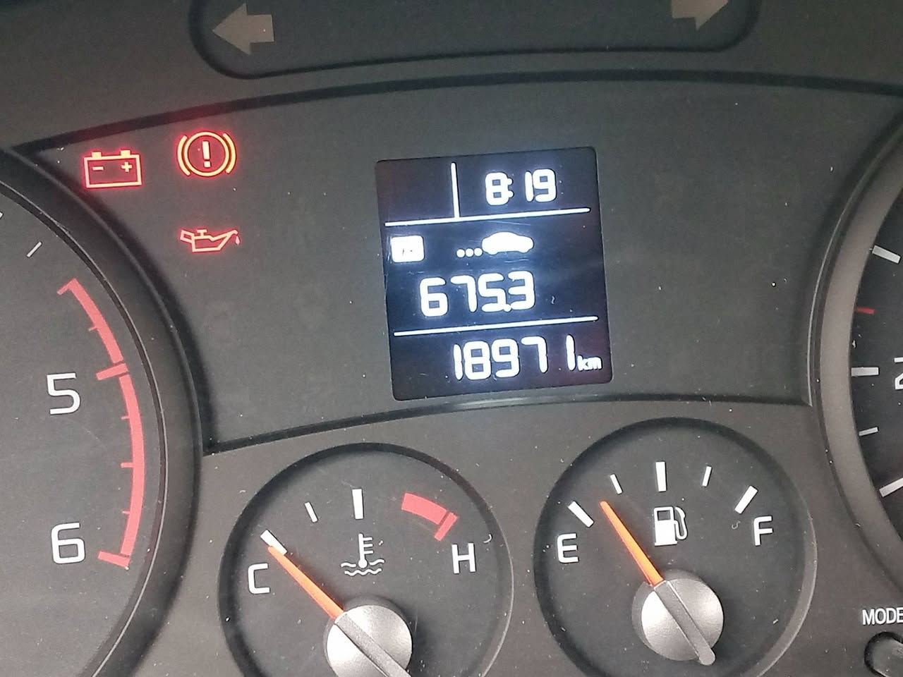 السلام عليكم للبيع كيا حمل مكفول كفاله عامه رقم بغداد انكليزي تريد تحويل أو وكاله باسمك السياره جديده مكان السياره واسط قضاء الصويره موديل 2025 رقم الهاتف ***********
