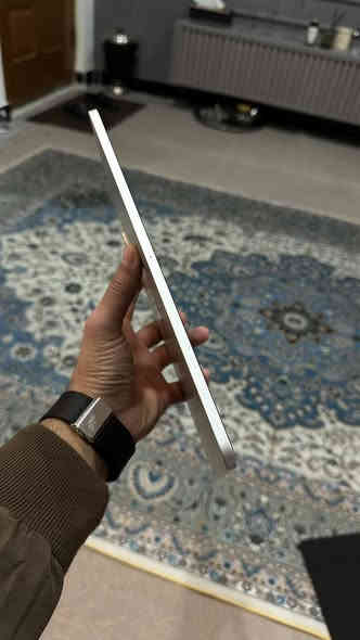 السلام عليكم 
ايباد 11 برو الجيل الرابع M2 ذاكرة 256 اصدار 2023 
البطارية 90 النظافة 💯 شخط واحد ما بي جداً محافظ علية ومستخدم للدراسة فقط غراضة كلها كاملة مكاني بغداد شارع فلسطين للتواصل ***********
