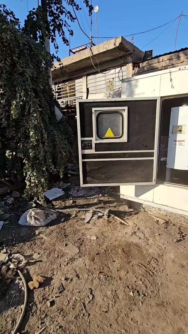 ماشاء الله
كمنز بلادية 114 . ٢٤ولف
250kva Stamford Cummins 
الضمان 10 ايام مستقرة بحمل 650amp وبحمل اقصى 750amp 
بشاشة نظام حماية واتوتشغيل 
وايمرجينسي ستوب.  
وراديتر انتركولير 
للاستفسار *********** 
كراج الاصدقاء للمولدات
