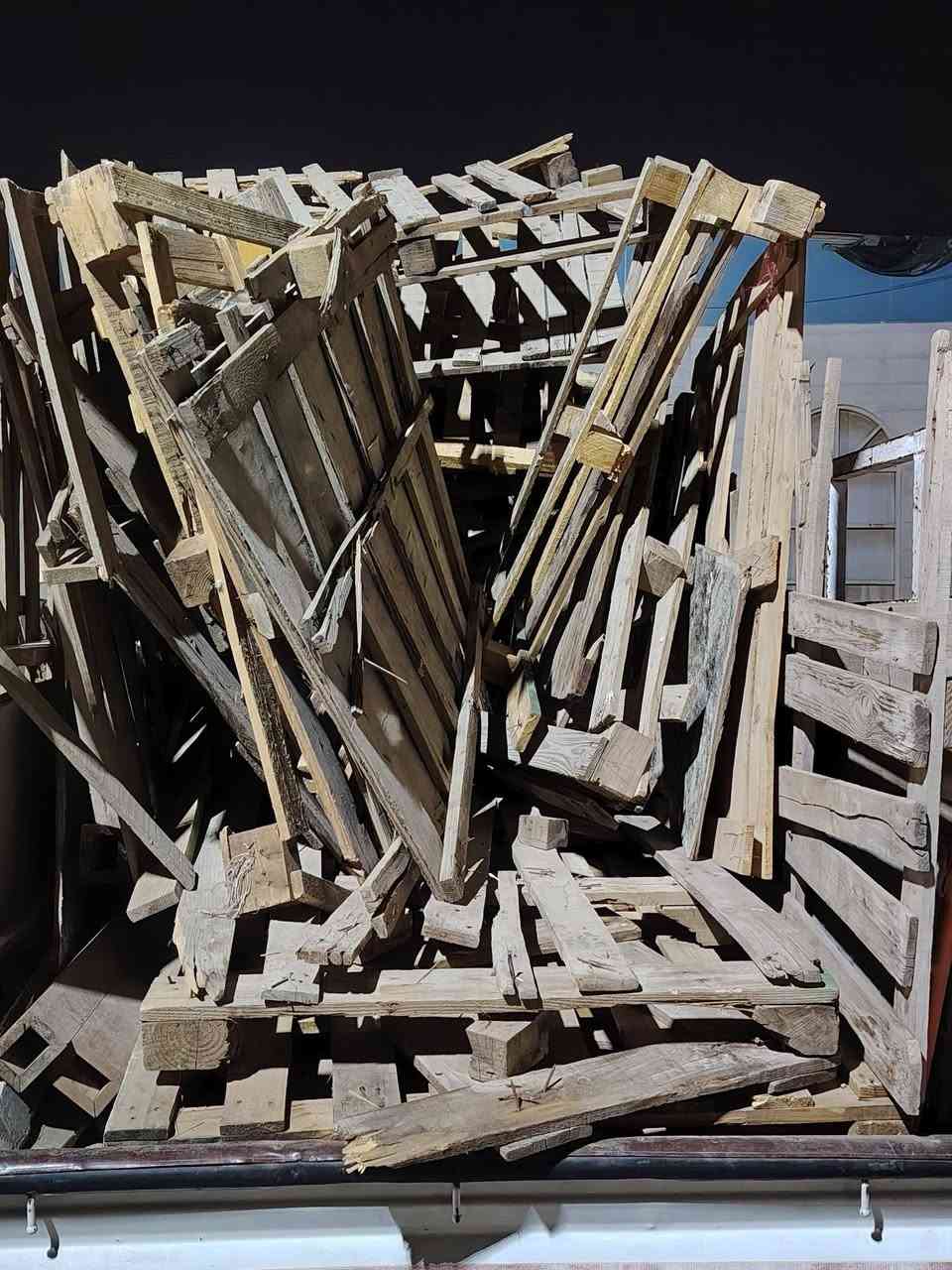 حمل كيا حطب اسكيبات للبيع مكاني نجف ***********
