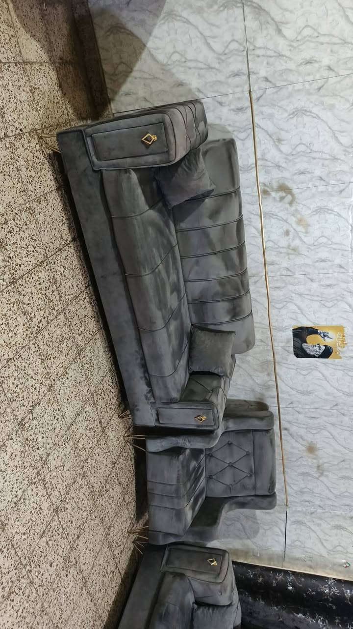 تخم 10مقعد 💺 نضيف جدا اي ضرر مابي سعر ,240,بي مجال مكان ألبياع *********** يوجد ب
