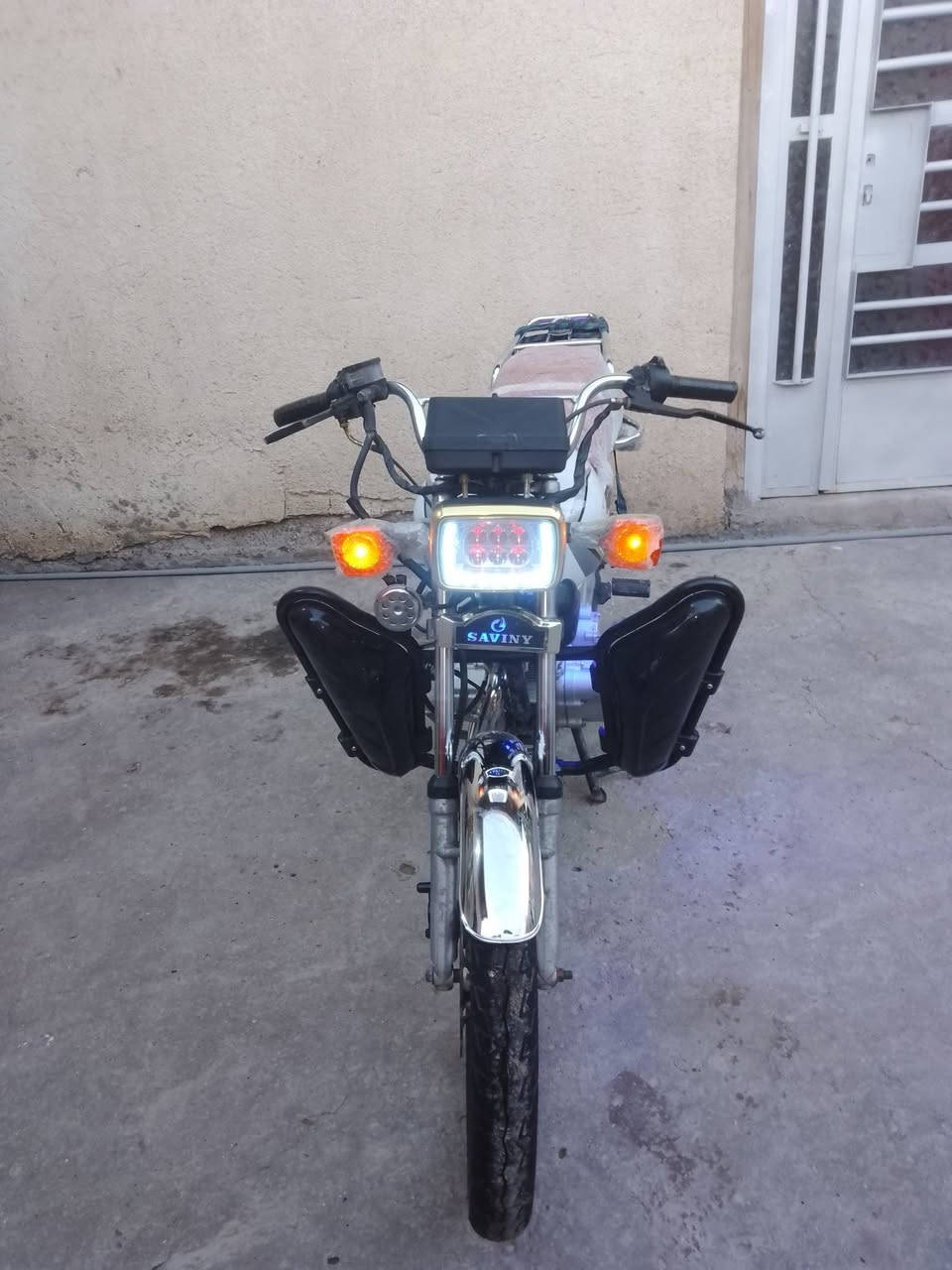 السلام عليكم دراجه للبيع السعر 6 00 وبيها مجال الفكان خيور رقم الهاتف *********** واتساب
