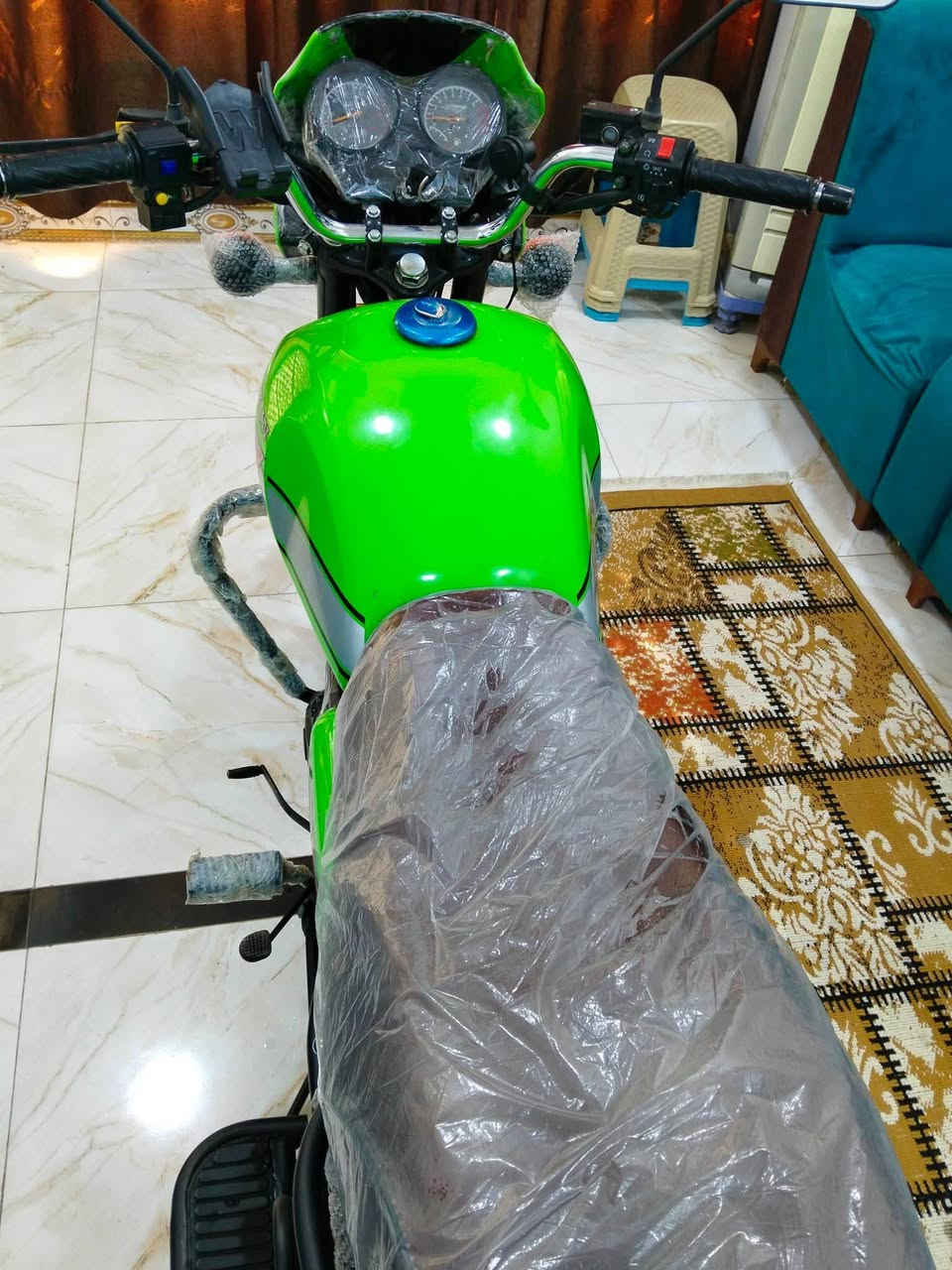 دايوان للبيع مديل ٢٣. شهر 5 أوراق اصولي كفاله عامه  مكاني كوت زين القوس هذا رقمي ***********
