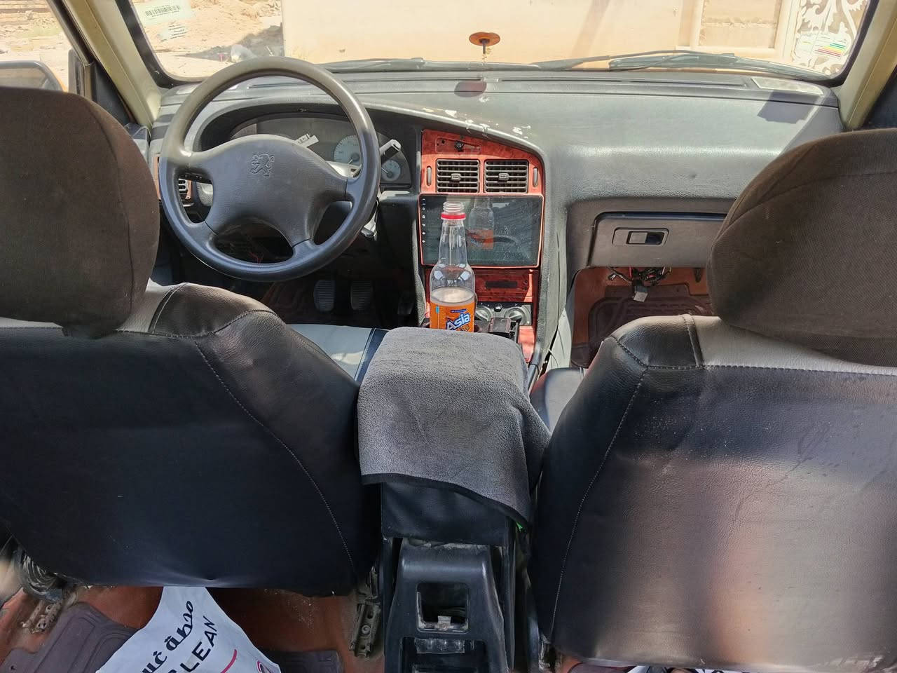 بيجو بارص 15
بغداد رئاسه العبيدي
سياره نضيفه شوفت عينك
كشنات جلد تايرات نضيفه تبريد وي السويج
مابيهه حماوه بلتبريد
بيهه باب السايق معمر ضربه خفيفه فقط
كير محرك نضيف جدأ 
         السعر (34)مجال قليل
للتواصل وتساب او اتصال
***********
