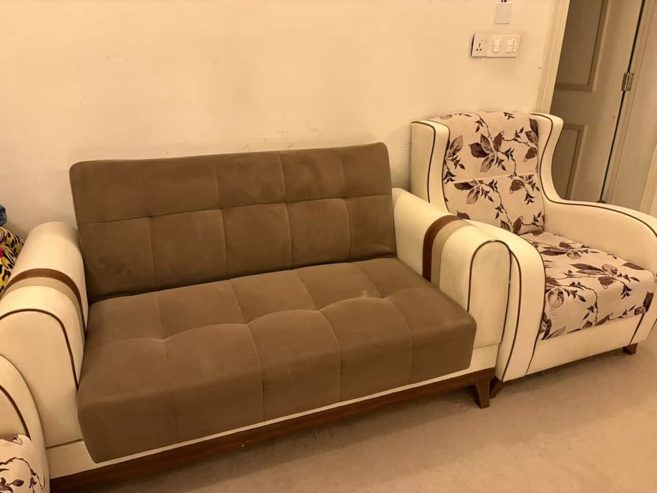 للبيع طخم قنفات اربع مقاعد صغار مع قنفه طويله وقنفتي وسط سعر ٣٠٠عنوتني ابو الخصيب محولة زهير


**إذا كنت صاحب هذا الإعلان وتريد حذفه لأي سبب، رجاءا أرسل رسالة إلى الدعم الفني**