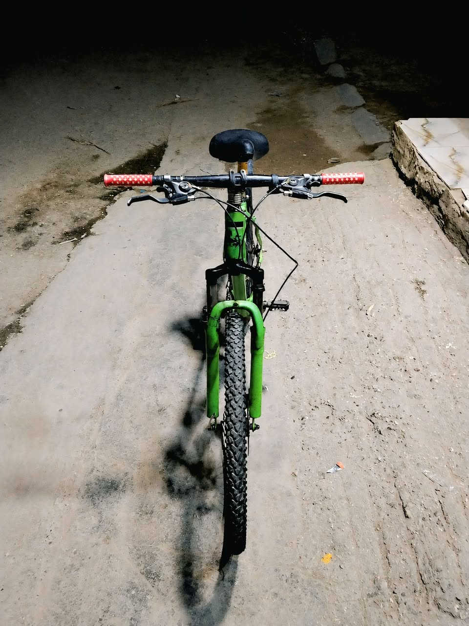 🚴‍♂️ للبيع: دراجة هوائية جاينت أصيلة ( 660 Mountain Bike)
لكل محبي الرياضة والناقل العملي والمريح! متوفرة الآن دراجة جبلية ممتازة من الماركة العالمية 
لون. اسود⚫ اخضر🟢
رقم الهاتف:***********☎️
