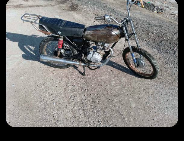 سلام عليكم اعدت نشر بسبب وعود كاذبة شباب درجة مال عمل سعر 190 وبيهة مجال بصيط  تعبانة مكينة بيهة خيط بخار اويالة تريد تصفية 😂احجيهن الك ال كدام هية تمشي  وحلوة وكفلك شاصي   ***********
