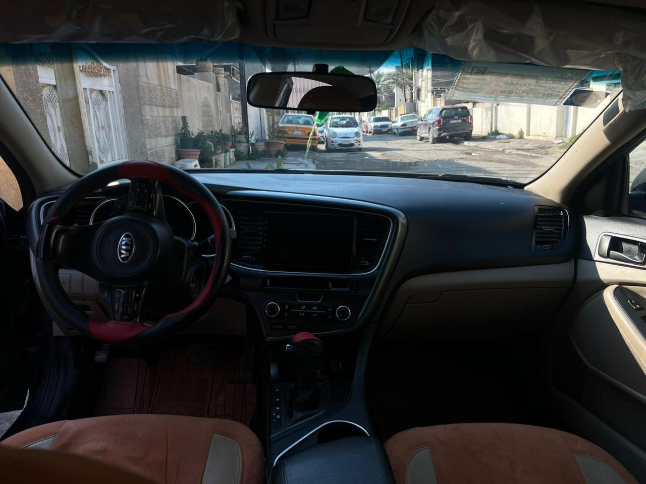 السلام عليكم كيا أوبتيما ٢٠١٥ نظافة فول لون فيلي مميز حادثها چاملغ و بنيد محرك ٢٤٠٠ ماشية ١١٢،٠٠٠ ميل ، كاميرا خلفية بيها شاشة ايرباگات ٦ سليمة كلها السعر ١٠٥ 
***********
مكاني بغداد
