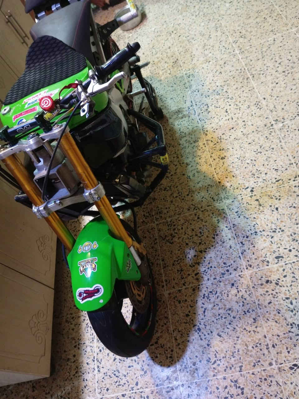 سلام عليكم حبايبي كاوسكي موديل الفين و4كفاله عامه كير مكينه اوراق كامله الدراجه خير من الله عليه تزويد كلش هواي شراي يجي خاص  او يتصل واني بخدمته***********
