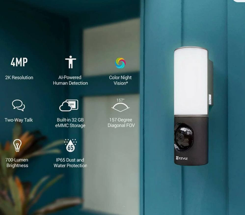 كامرة مراقبة خارجية ذكية مع إضاءة حائطية من نوع EZVIZ LC3.
أهم مواصفاتها ومميزاتها:
دقة الفيديو: تصور بدقة 2K+ (4 ميجابكسل) لصور واضحة. 
الإضاءة: مصباح جداري قابل للتعديل بسطوع يصل إلى 700 لومن. 
التخزين: تأتي بمساحة تخزين داخلية مدمجة بسعة 32 جيجابايت. 
الذكاء الاصطناعي: مزودة بخاصية اكتشاف الأشخاص المدعومة بالذكاء الاصطناعي لتقليل التنبيهات الكاذبة. 
صوت ثنائي الاتجاه: تحتوي على ميكروفون ومكبر صوت مدمجين للتحدث والاستماع. 
جديدة و شرط الفحص 
متوفر توصيل لكافة المحافظات


**إذا كنت صاحب هذا الإعلان وتريد حذفه لأي سبب، رجاءا أرسل رسالة إلى الدعم الفني**