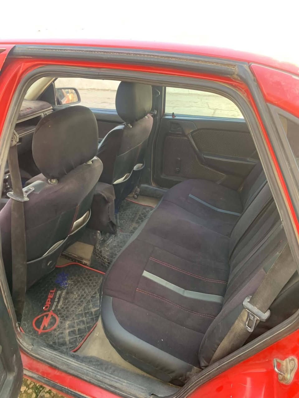 ✨ وصلت حديثاً إلى مكتب رهف 
خلينا نقدم لكم عرضنا المميز لهذا اليوم! 🚘💨
📋 تفاصيل السيارة:
🔹 السيار 🚗 فكتره 
🔹 الموديل: 91
🔹 الوارد: 
🔹 ناقل ⚙️ عل ثالث يفلت  شرط بس واشر يتبدل 
🔹 المحرك:     20 شرط              🛠✅
🔹 الرقم:  نينوه الماني   تحويل شرط 
🔹 الضرر ( بدون صبغ وبدون خيسان  بس دواير مصلح  غرفه نضيفه 
💸 السعر.   34 وبيها مجال لطيبين 
📍 موقعنا: 
الموصل - حي الزنجلي - قرب مول دريم 📍🏢
⏰ أوقات العمل:
من الساعة 09:00 صباحاً وحتى 10:00 مساءً 🕘🌙
📞 للتواصل والاستفسار:
يسعدنا استقبال اتصالاتكم المباشرة خلال ساعات العمل:
📲 ***********
📲 ***********
🌟 مكتب رهف.. اختياركم الأمثل لسيارة العمر! 🌟
