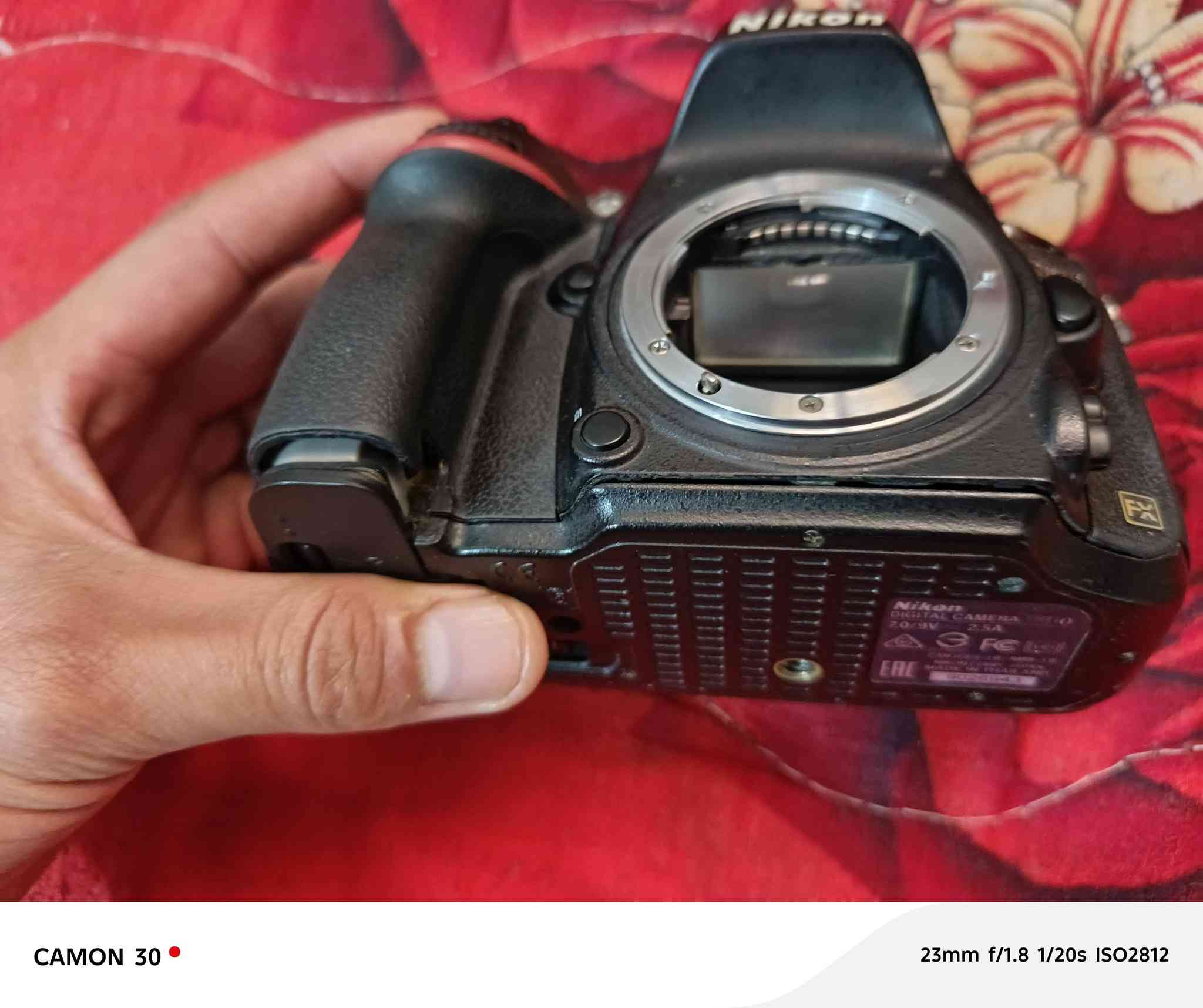 السلام عليكم بدي 610 بي هاي كدامكم من جوه مفتوحه ومال بطاريه اطار    ملحقات كامله جلاتين بطاريه شاحنه  حزام كتف شغال تجي تفحص وتاخذ سعر 400 وبي مجال مكاني بغداد ***********
