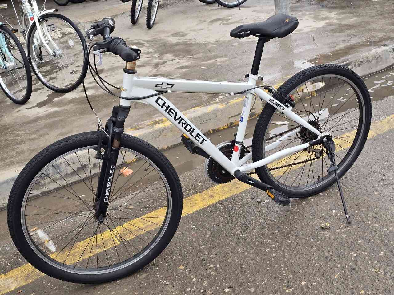 سلام عليكم 
بايسكل ماركة شفرليت 
بالة غير مستخدم
حجم 26 سستم 3×6
سعر 140 
***********
