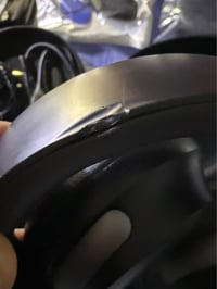 سماعه Bose qc ultra  كامل غراضها عدا الكارتونه ضايعه وياها سيت كامل مخ...